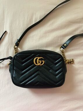 Gucci GG Marmont Black Quilted Camera Bag Small Crossbody Gold Hardware